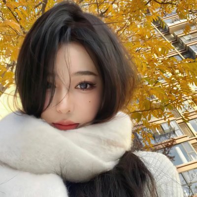 单车上的少女